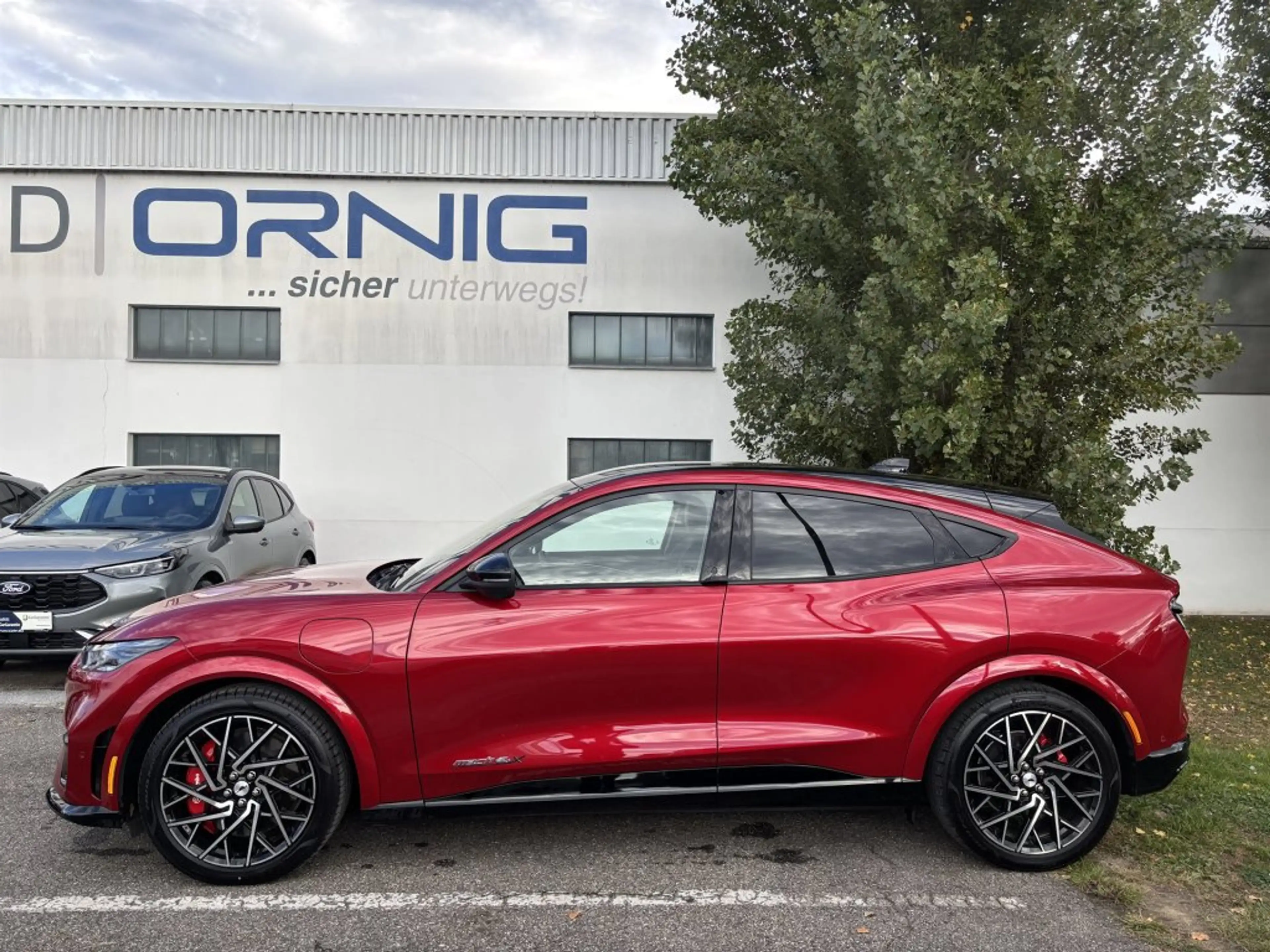 Ford Mustang Mach-E GT Extended Range Elektro AWD — photo 3