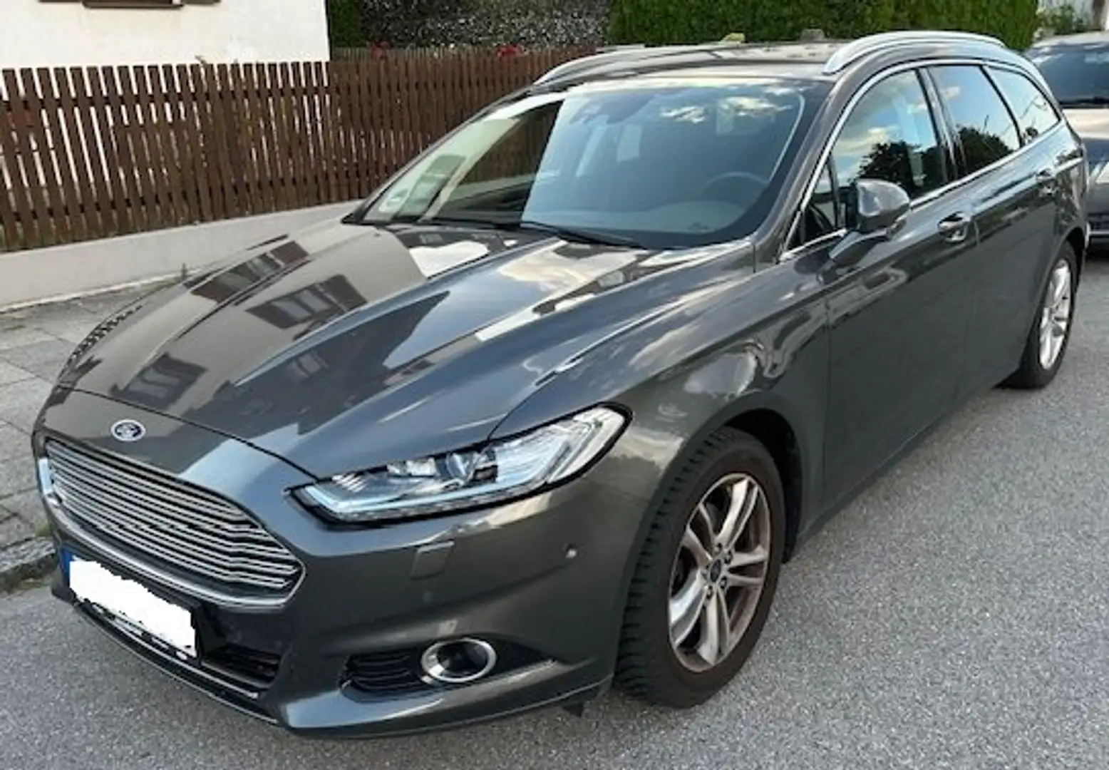 Ford Mondeo Turnier 1.5 EcoBoost Start-Stopp Titanium Šedá - 1