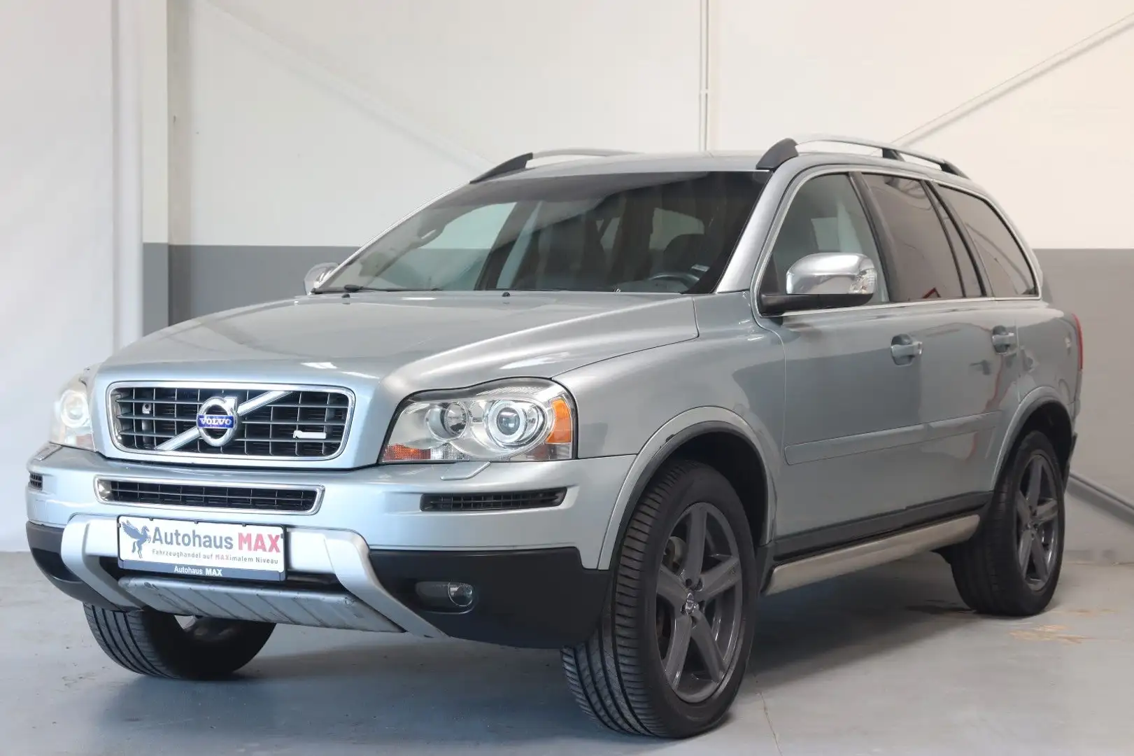 Volvo XC90 D5 R-Design~7-Sitzer~MFL~Tempomat~PDC~1.Hd Silber - 1