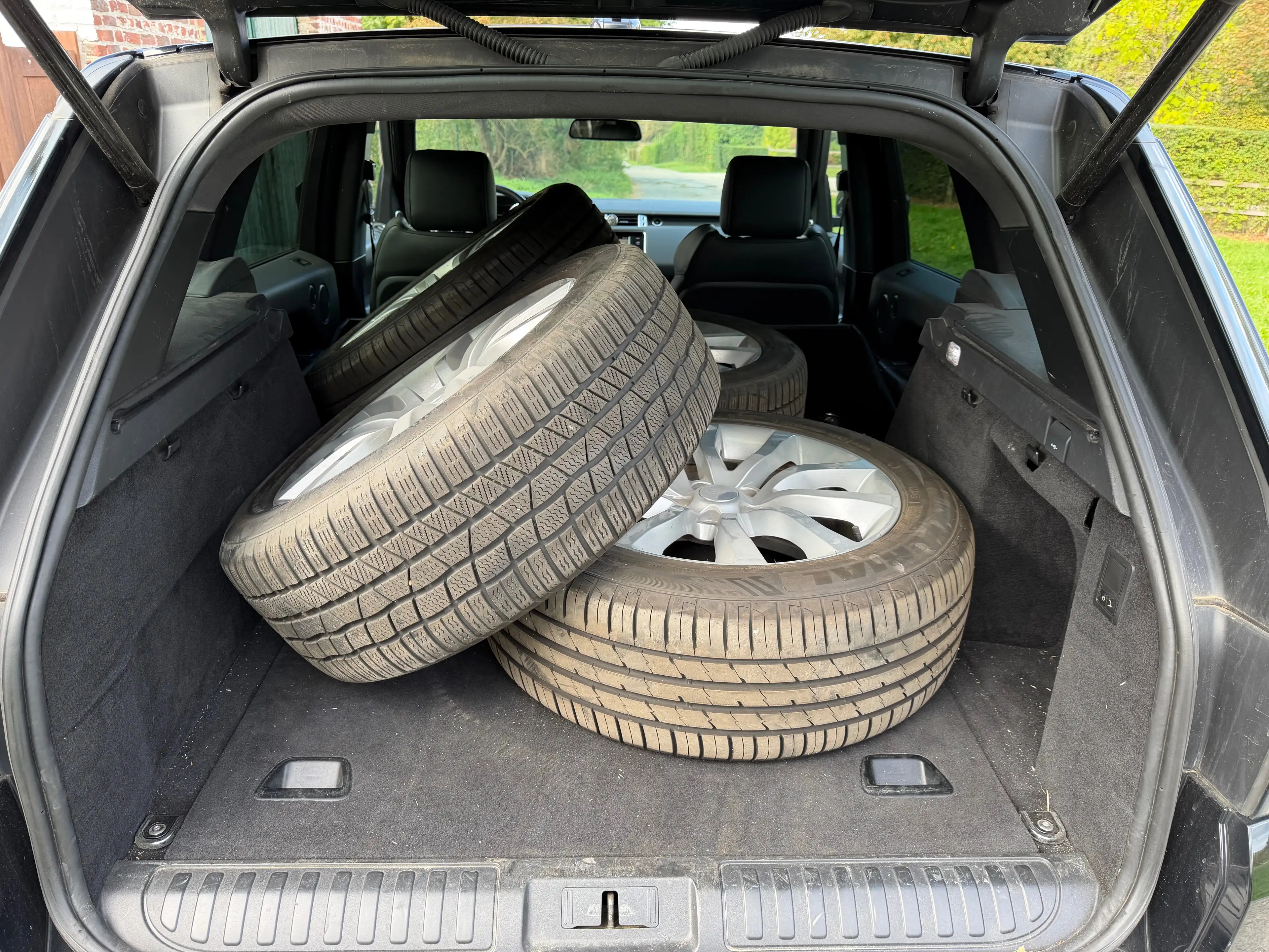 Land Rover Range Rover Sport 3.0 TDV6 HSE *UTILITAIRE || PACK SVR || PANO || TVA* — photo 14
