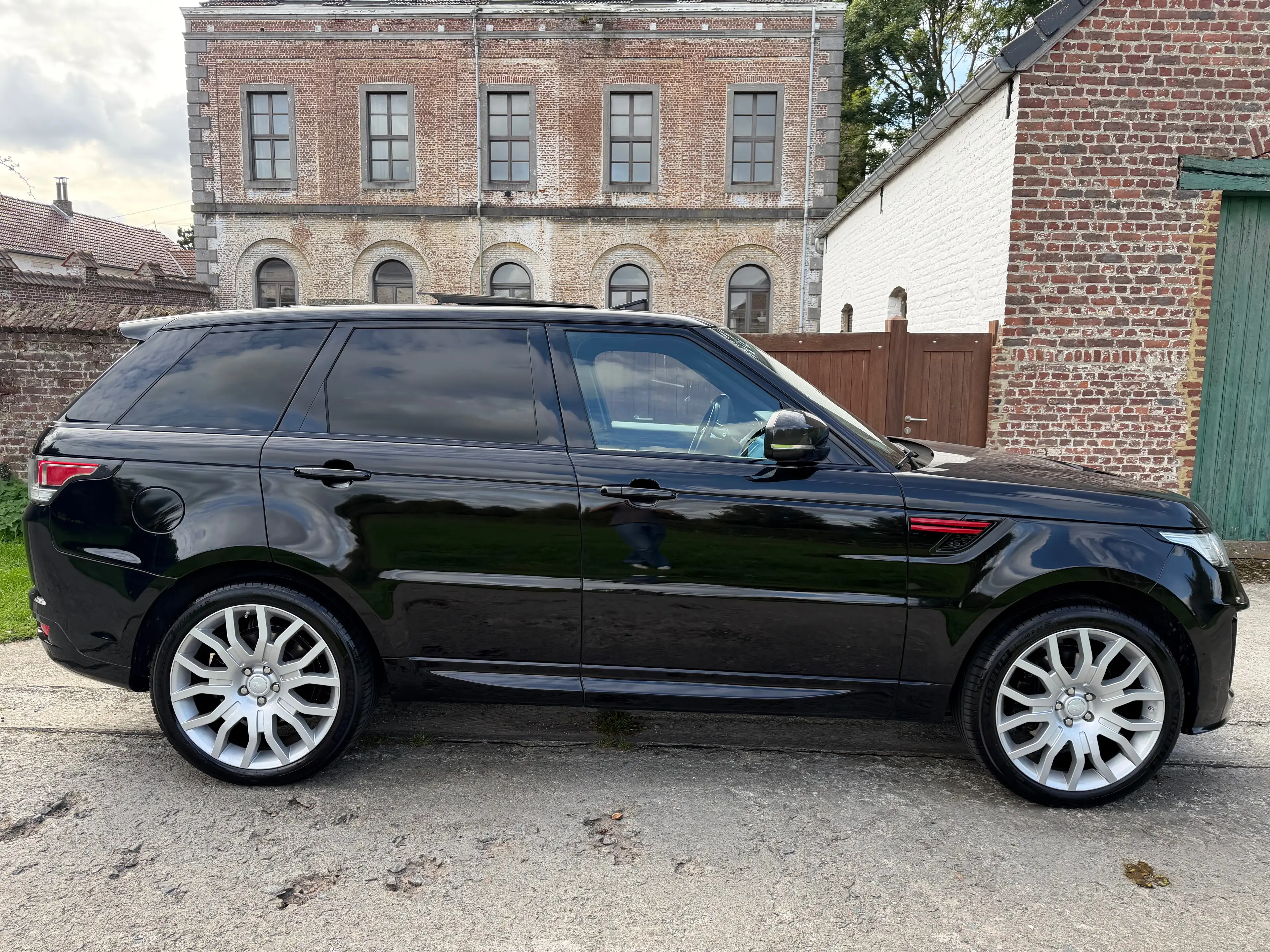 Land Rover Range Rover Sport 3.0 TDV6 HSE *UTILITAIRE || PACK SVR || PANO || TVA* — photo 2