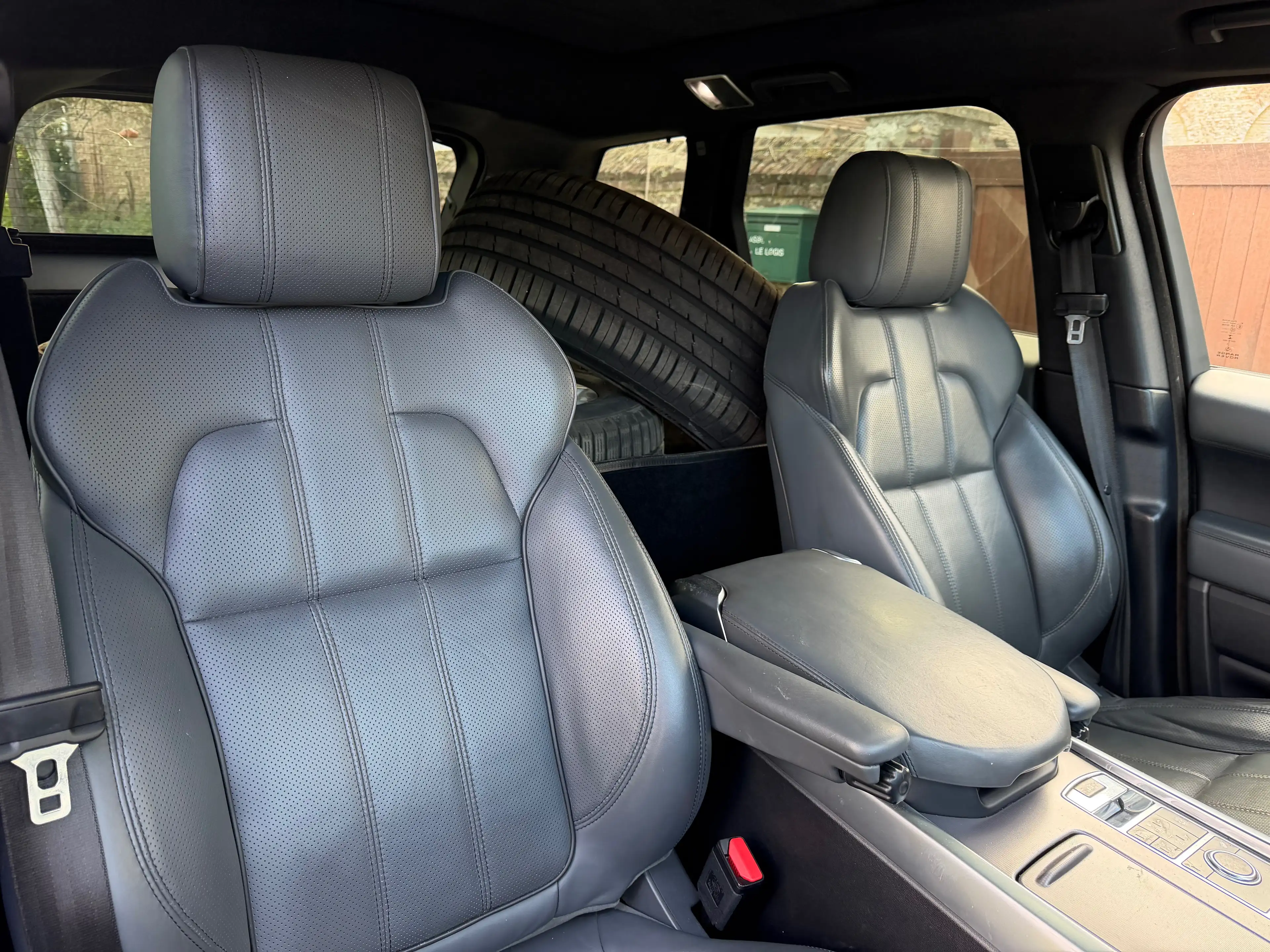 Land Rover Range Rover Sport 3.0 TDV6 HSE *UTILITAIRE || PACK SVR || PANO || TVA* — photo 12