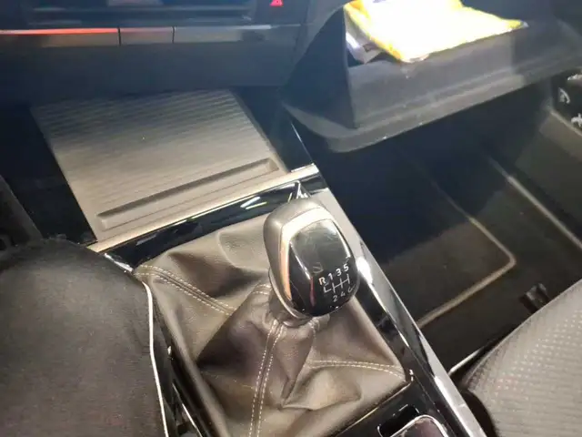 Opel Astra view 8