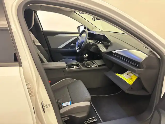 Opel Astra view 15