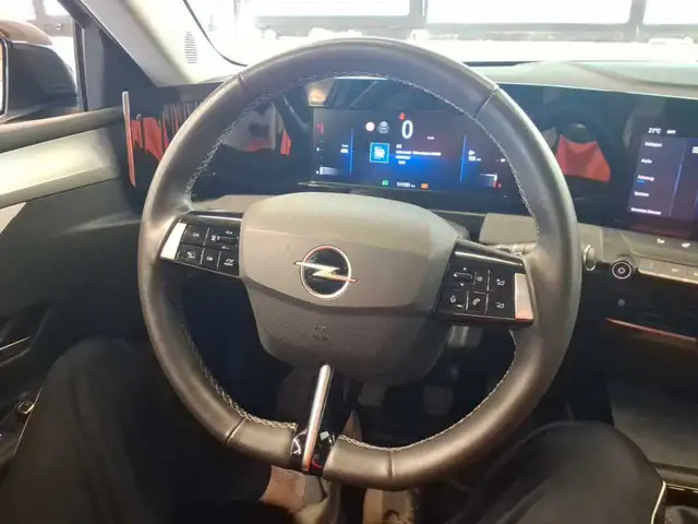 Opel Astra view 7