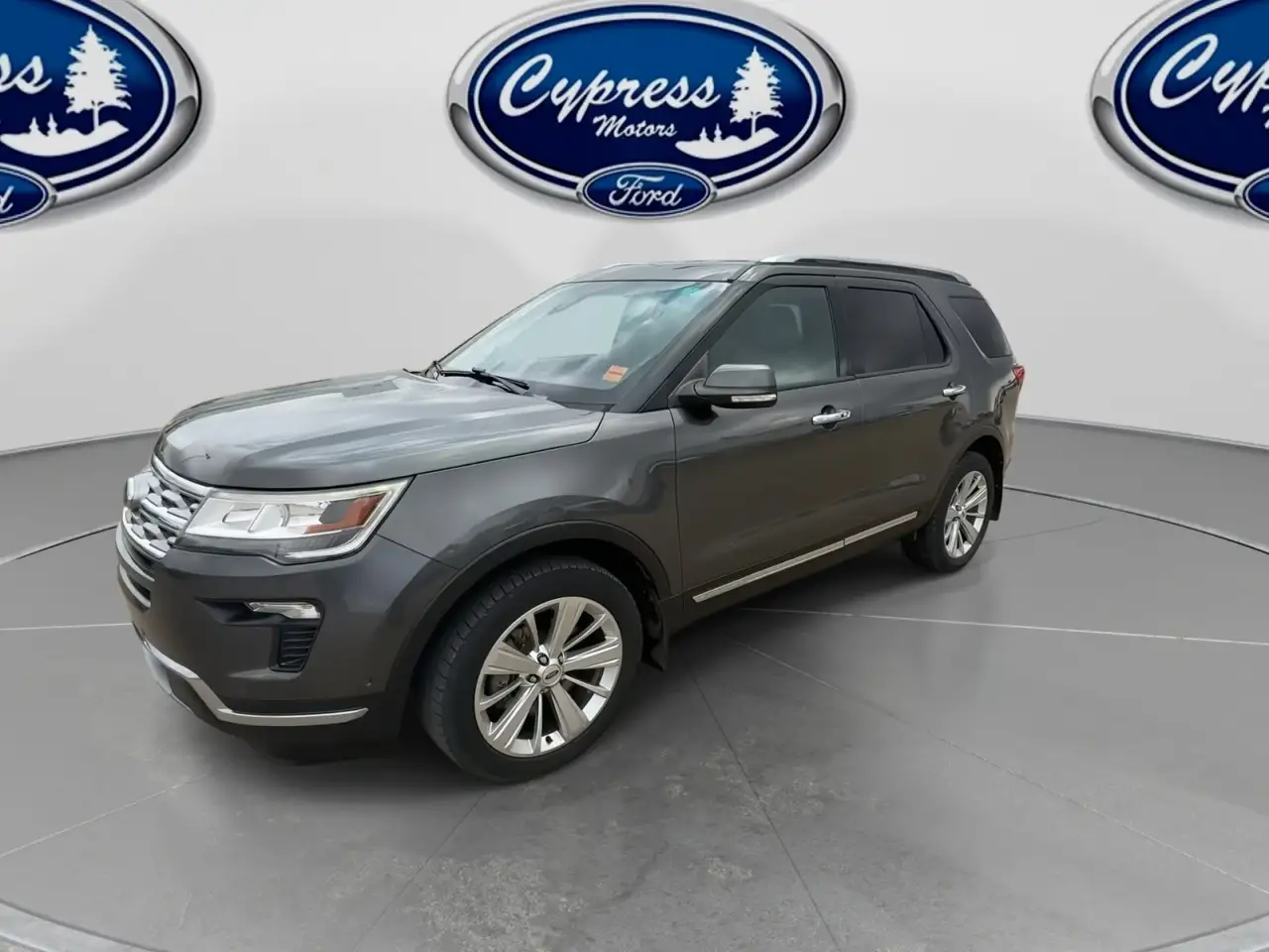 Ford Explorer снимка Ford Explorer