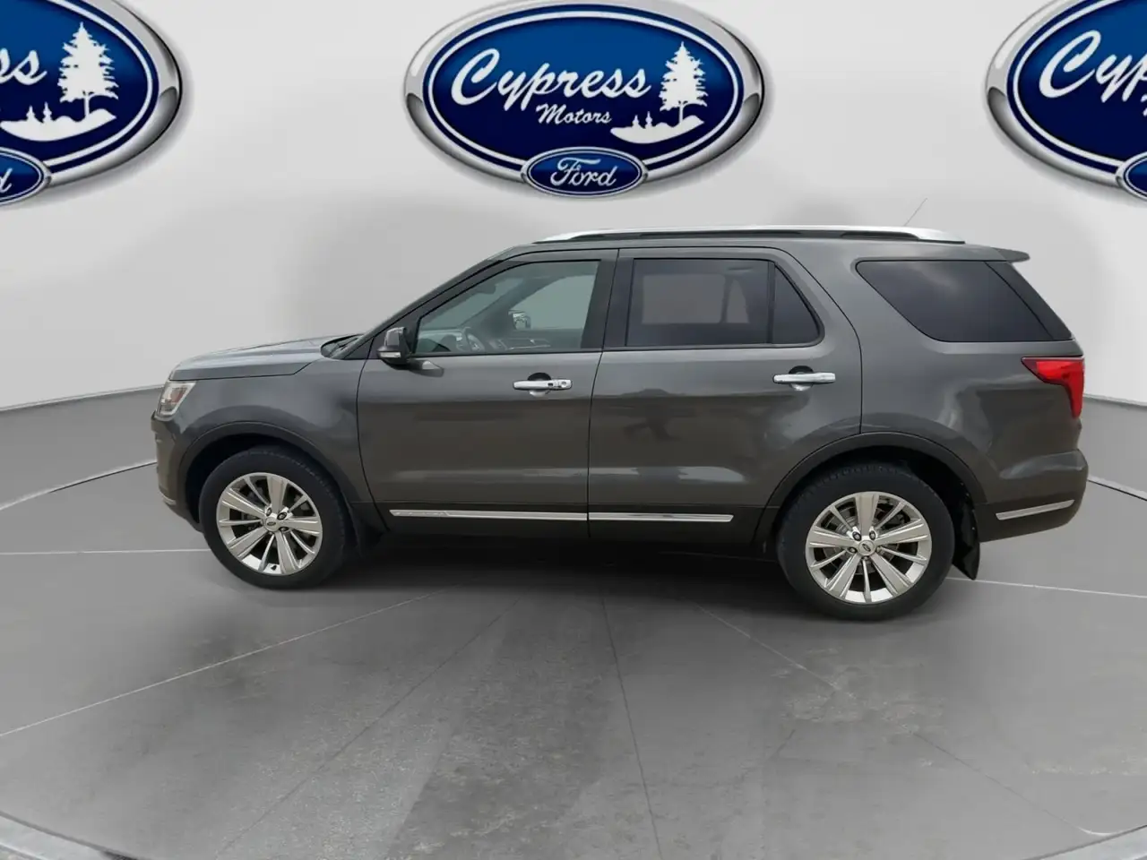 Ford Explorer снимка Ford Explorer