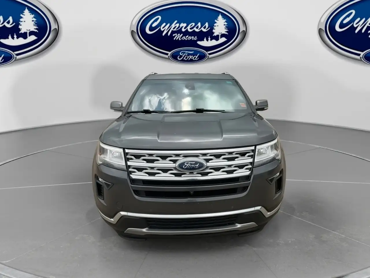 Ford Explorer снимка Ford Explorer