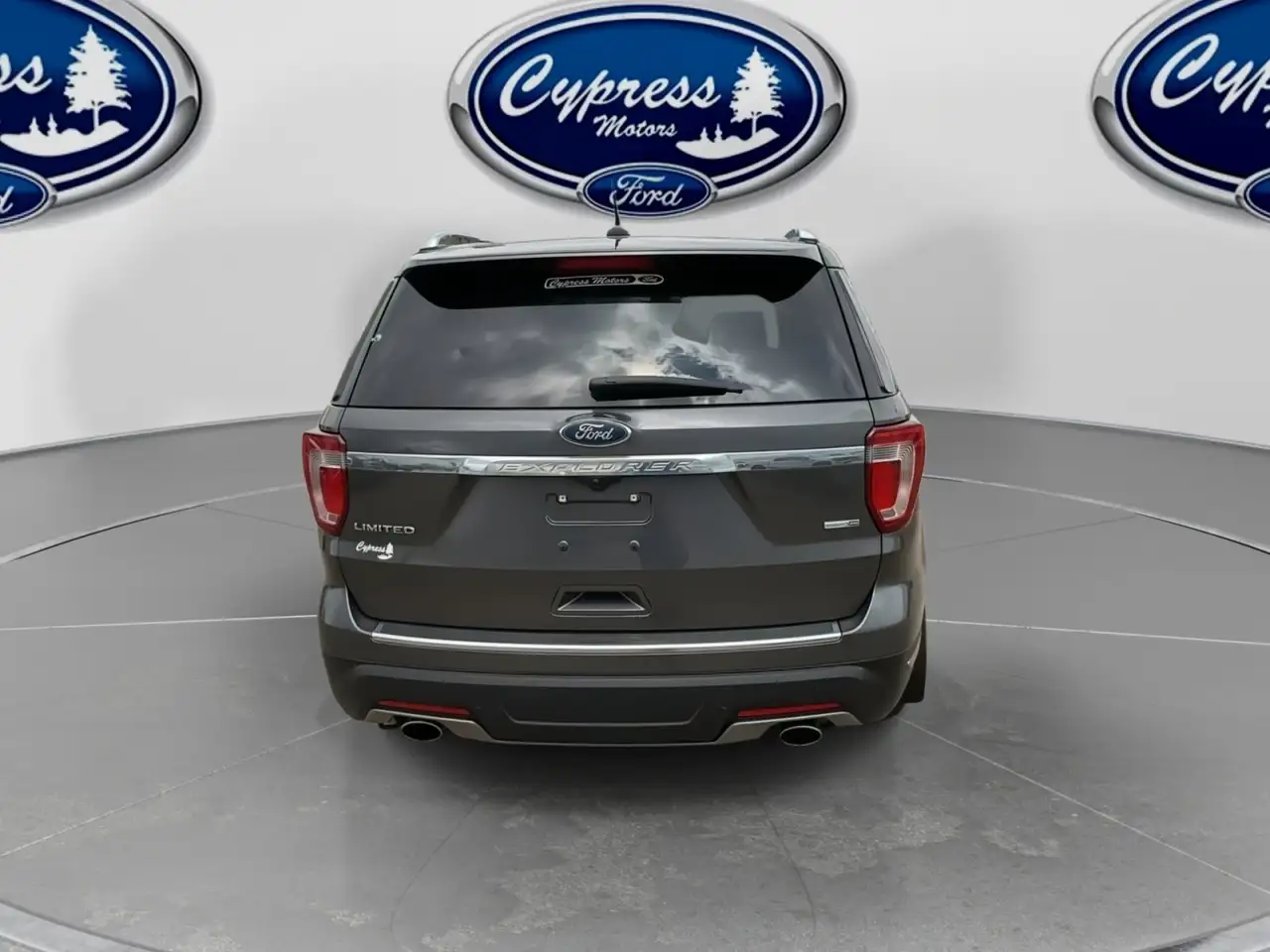 Ford Explorer снимка Ford Explorer