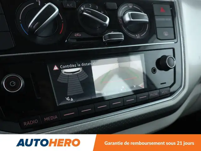Volkswagen Up! view 22