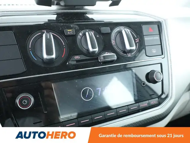 Volkswagen Up! view 21