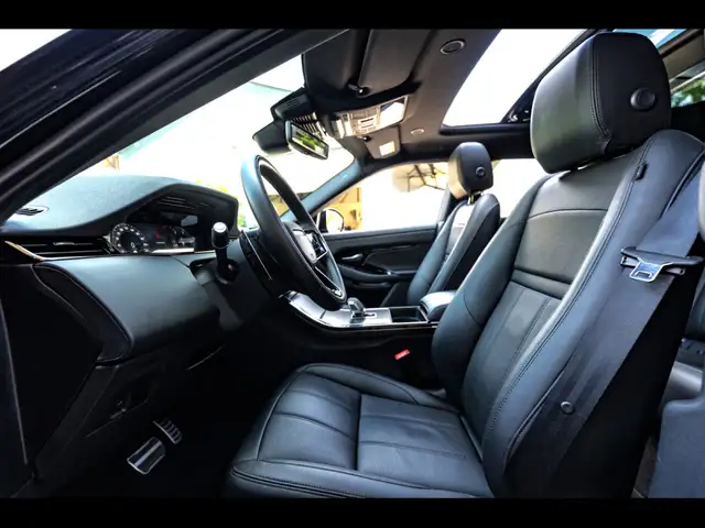 Land Rover Range Rover Evoque view 11