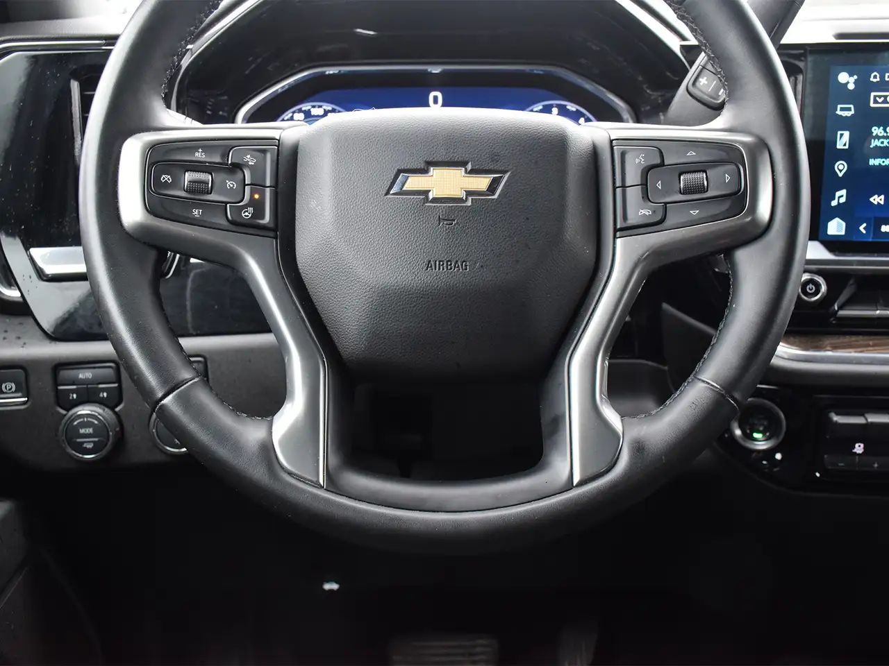 Chevrolet Silverado 1500 снимка Chevrolet Silverado 1500