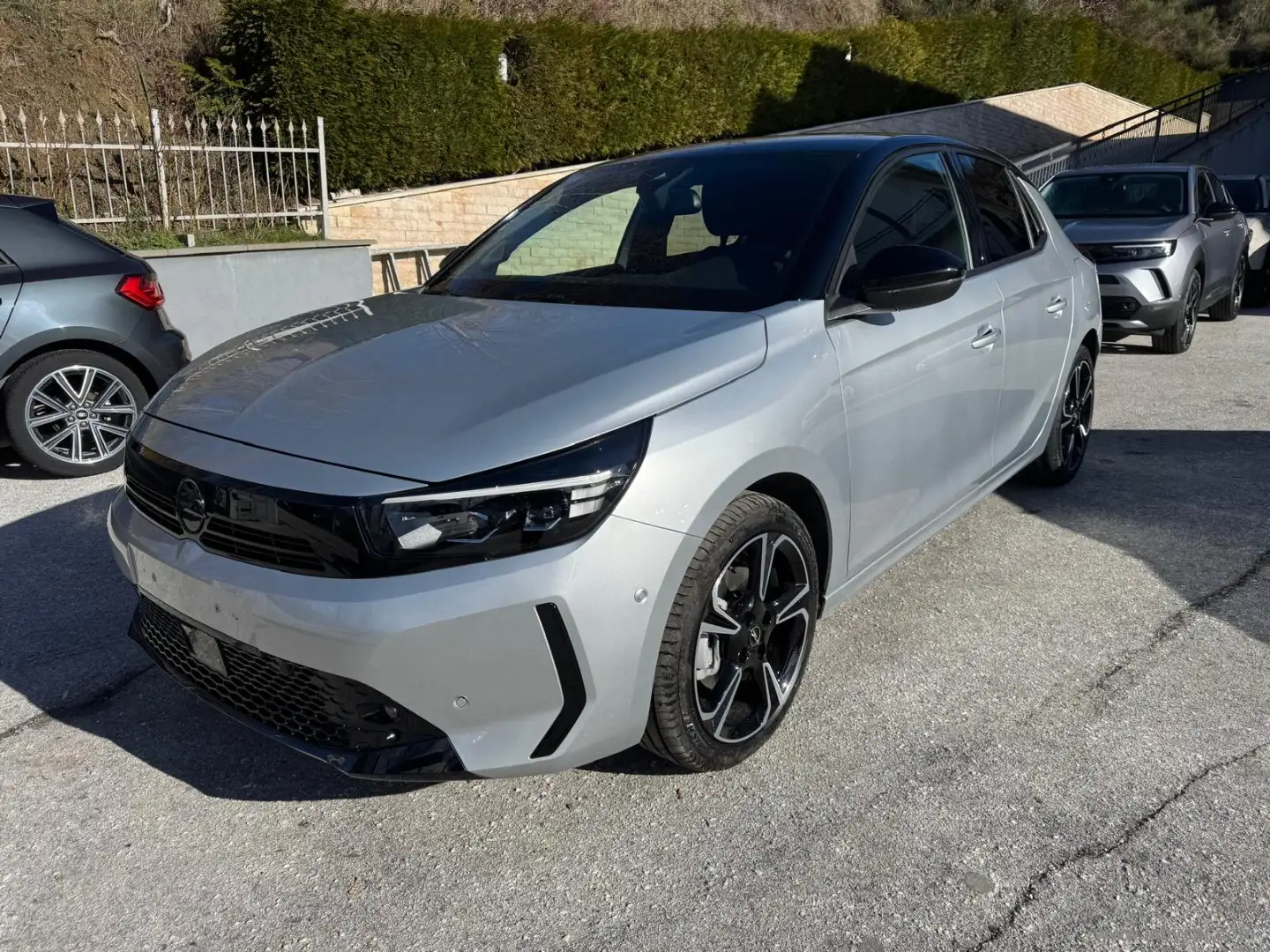 Opel Corsa 1.2 130 CV aut. GS Grau - 1