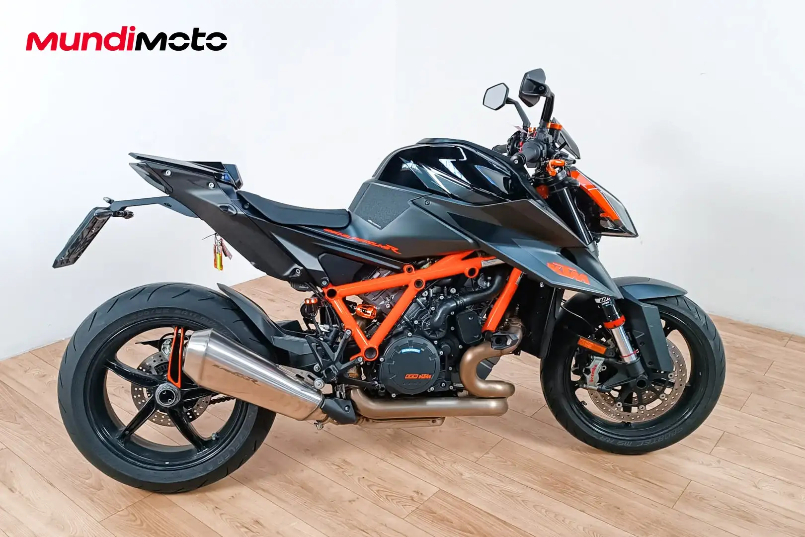 KTM 1290 Super Duke R - 1