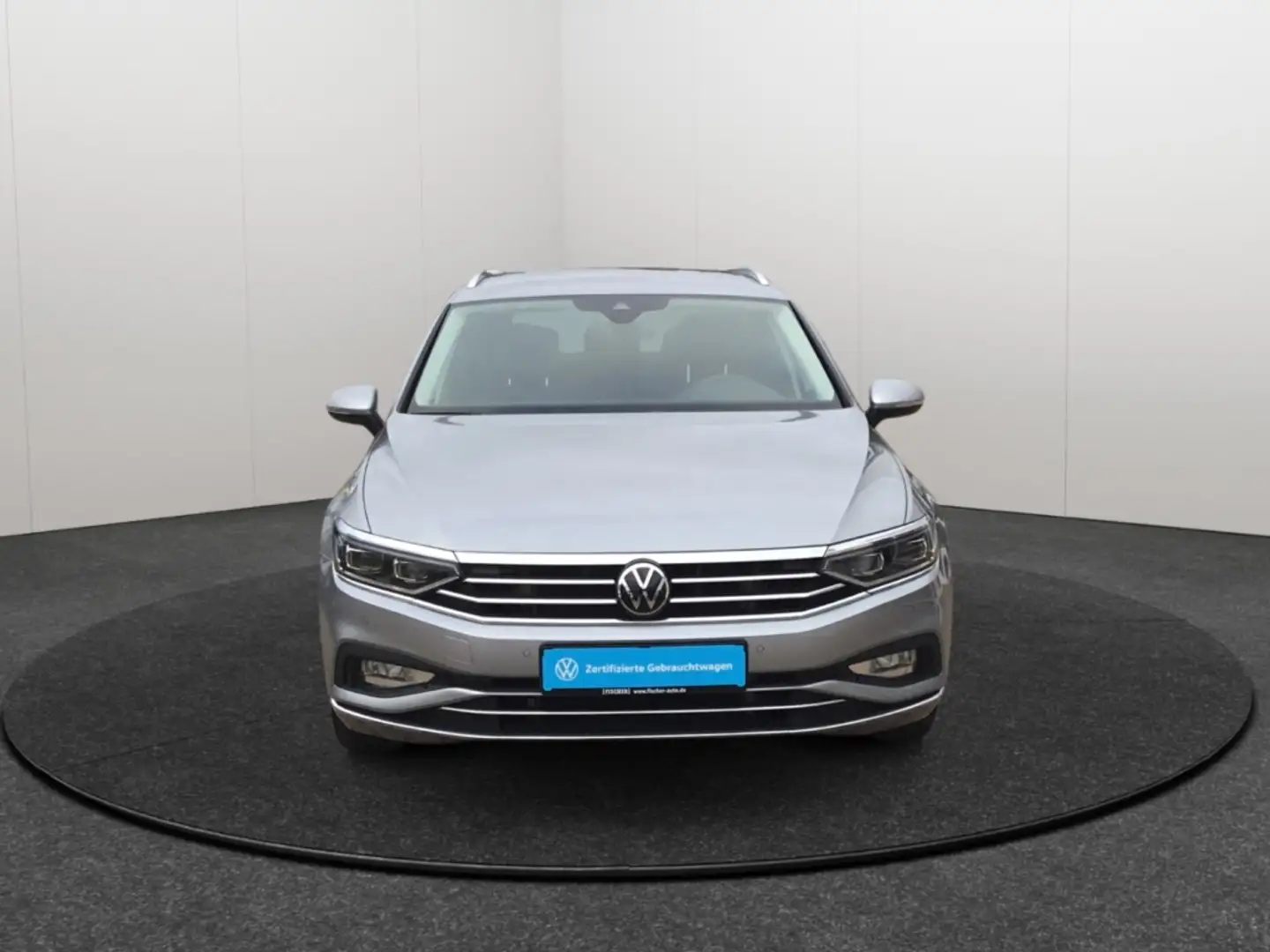 Volkswagen Passat Variant 2.0TDI DSG Elegance Matrix AHK Navi Rear View ACC Argento - 2