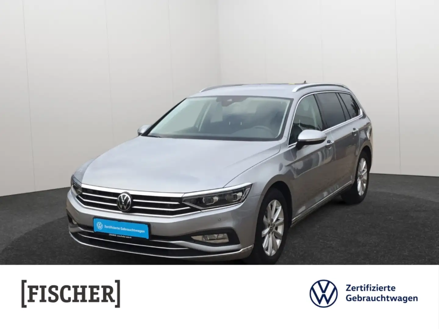 Volkswagen Passat Variant 2.0TDI DSG Elegance Matrix AHK Navi Rear View ACC Argento - 1