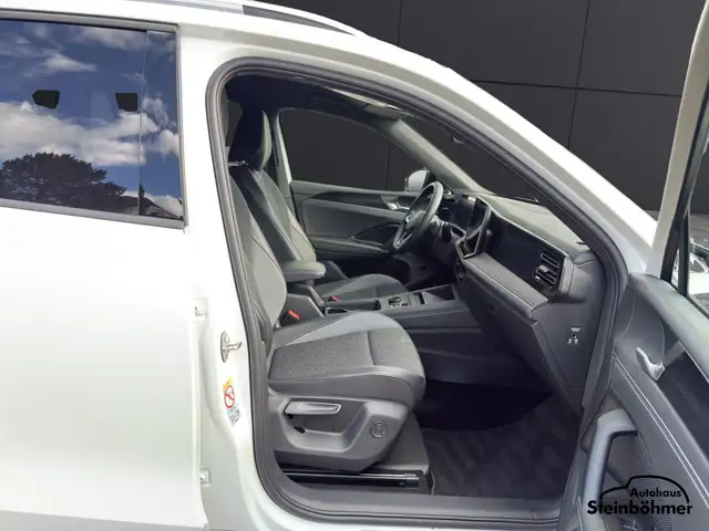 Volkswagen Tiguan view 13