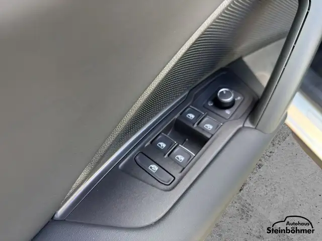 Volkswagen Tiguan view 16