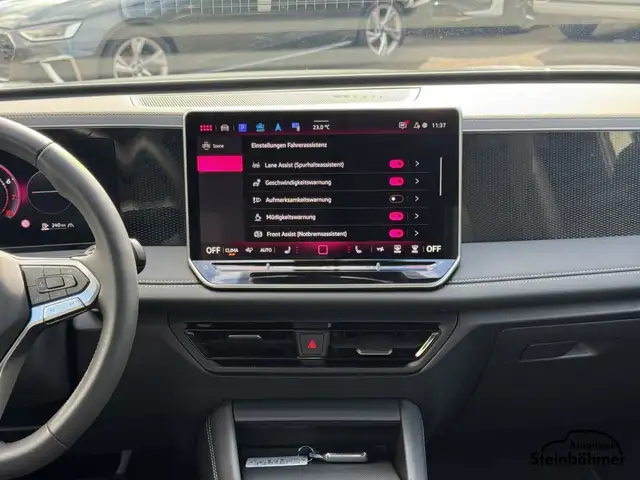 Volkswagen Tiguan view 23