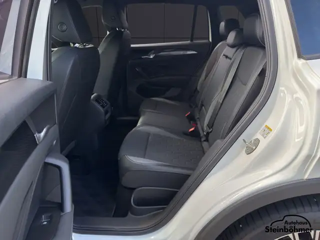 Volkswagen Tiguan view 14