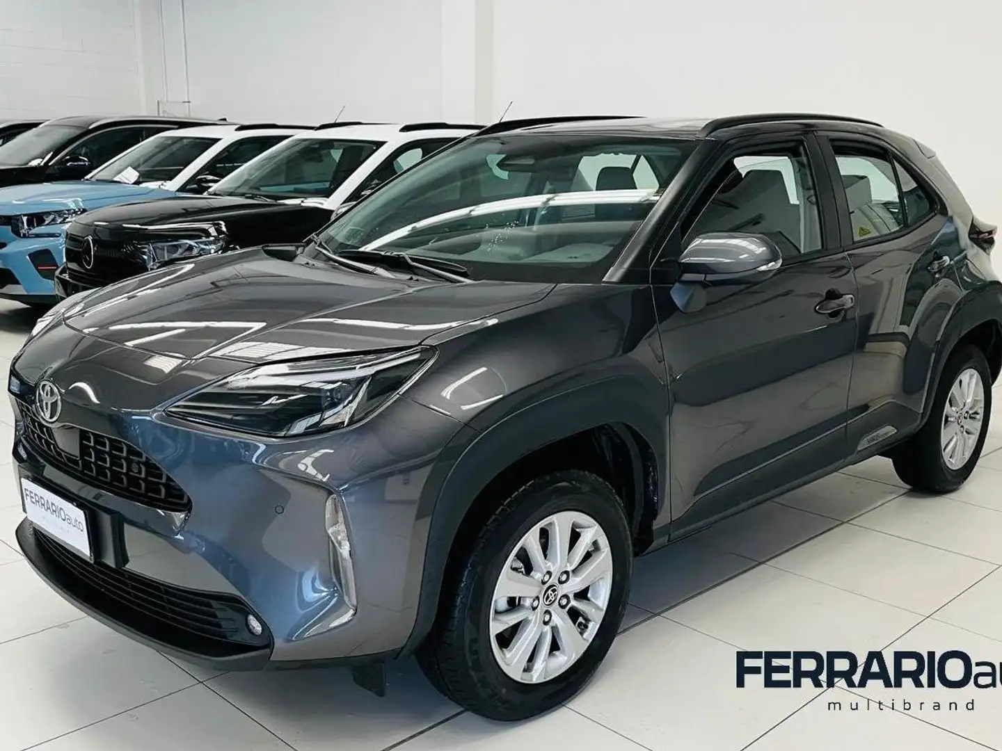 Toyota Yaris Cross Yaris Cross 1.5h Active fwd 115cv e-cvt Gris - 1