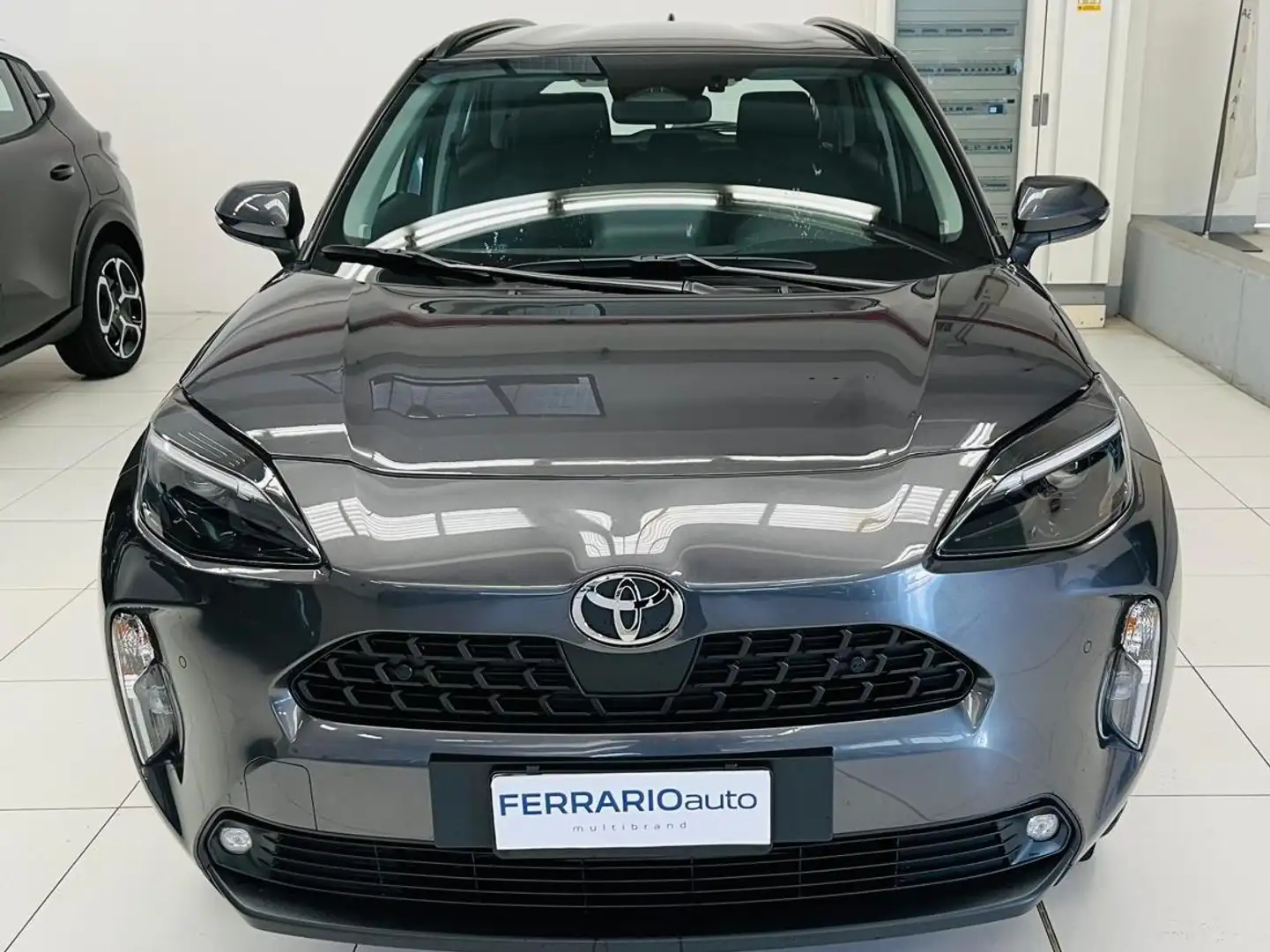 Toyota Yaris Cross Yaris Cross 1.5h Active fwd 115cv e-cvt Gris - 2