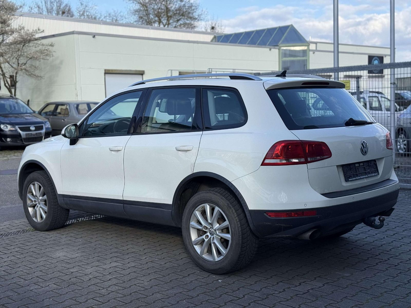 Volkswagen Touareg V6 TDI BMT*AHK*Panorama*Xenon*SHZ*Navi* — photo 2
