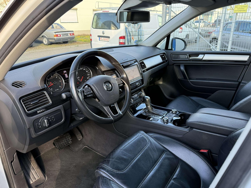 Volkswagen Touareg V6 TDI BMT*AHK*Panorama*Xenon*SHZ*Navi* — photo 7