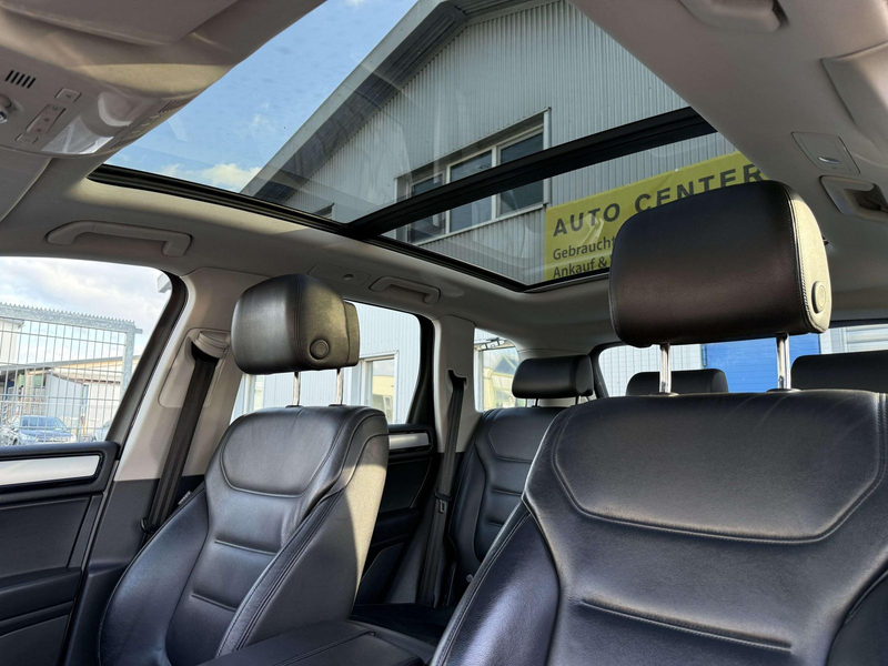 Volkswagen Touareg V6 TDI BMT*AHK*Panorama*Xenon*SHZ*Navi* — photo 9