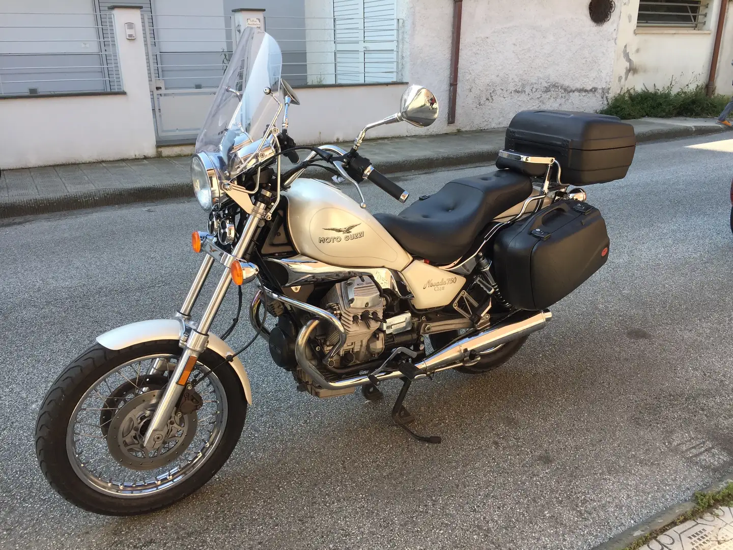 Moto Guzzi Nevada 750 club Bianco - 2