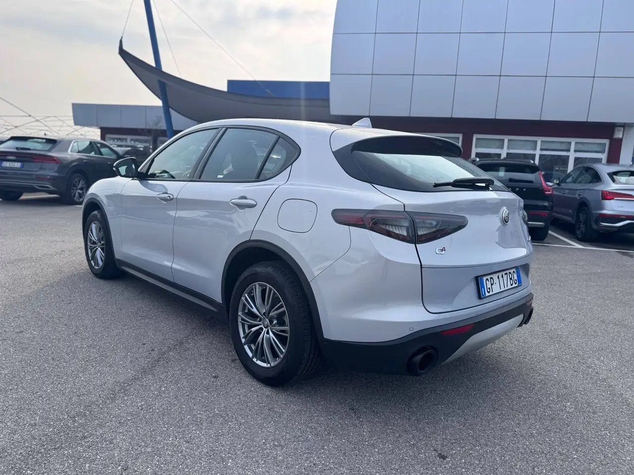 Alfa Romeo Stelvio 2023