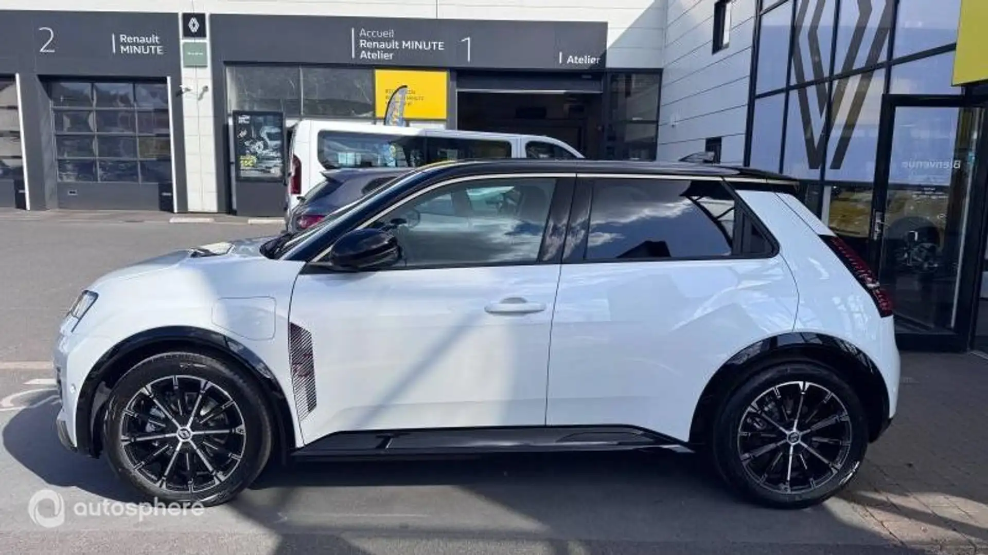 Renault E-Tech Electrique 120ch Iconic Cinq autonomie urba - 2