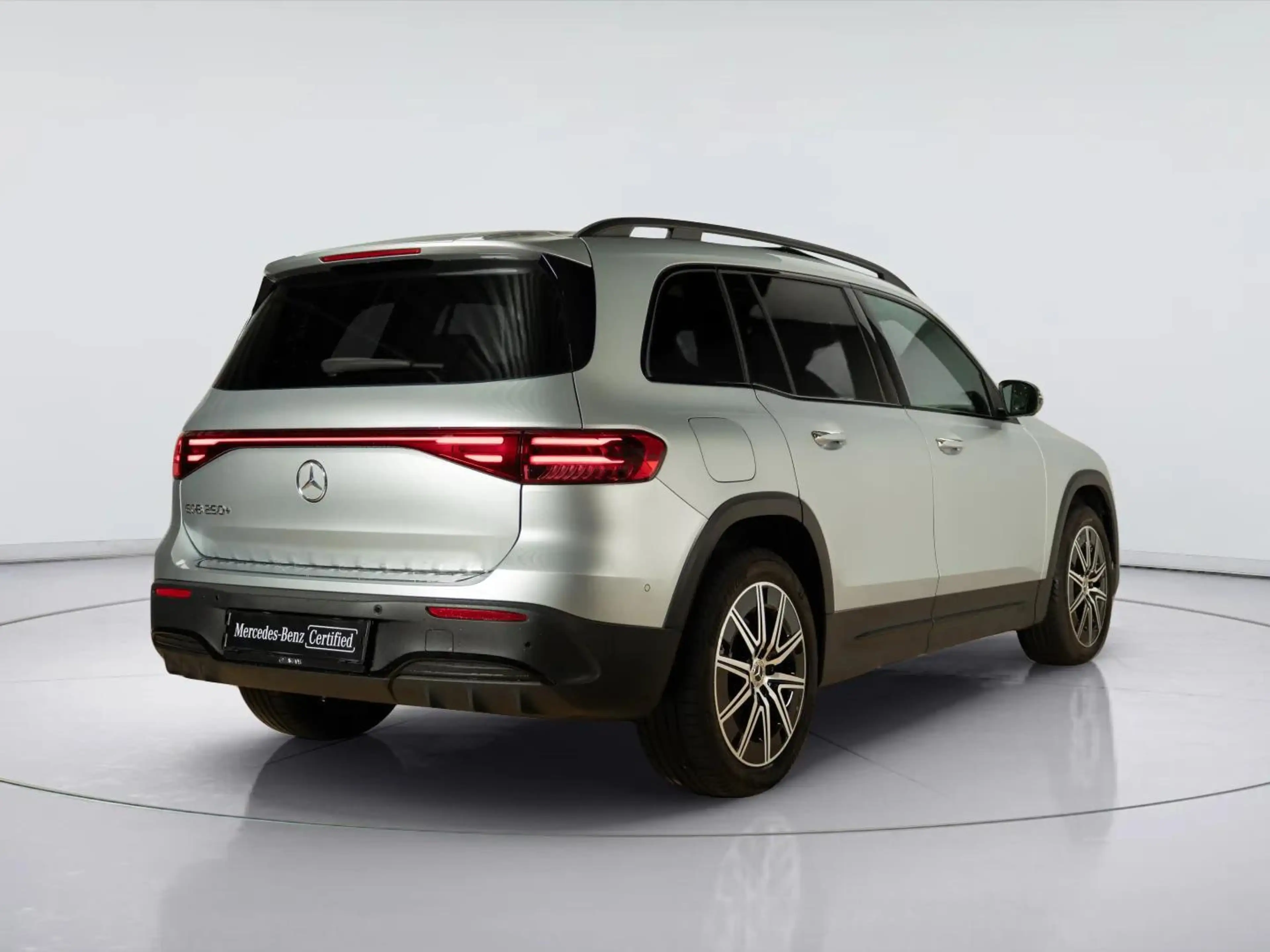 Mercedes-Benz EQB 250 250+ Business Solution AMG 71 kWh | Panorama dak — photo 2