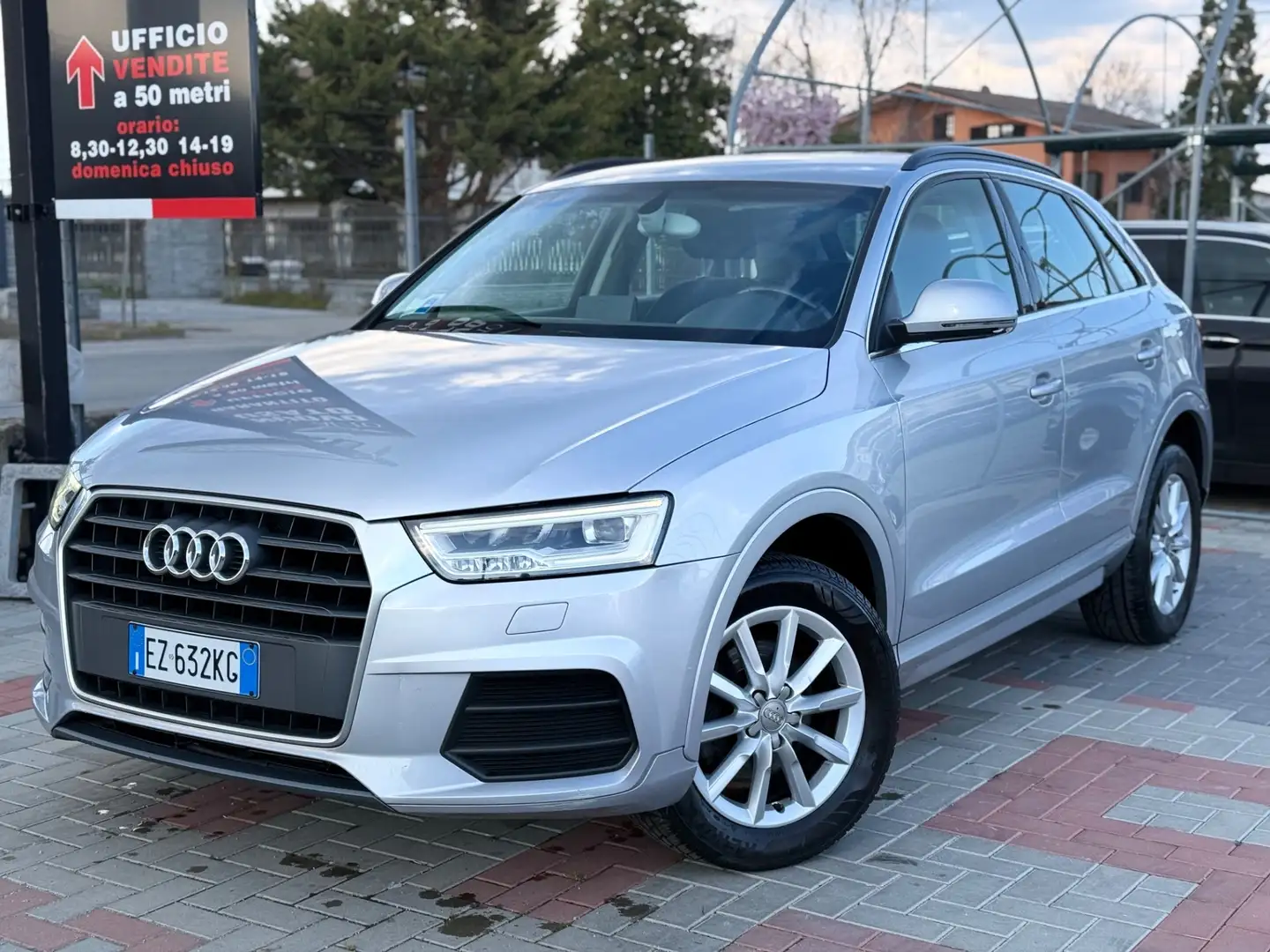 Audi Q3 2.0 TDI 120 CV Design Grigio - 2