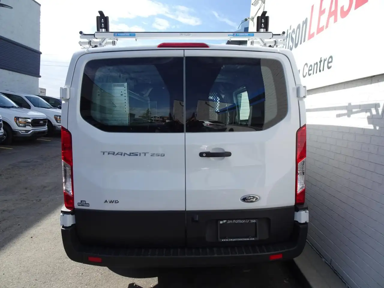 Ford Transit Cargo Van снимка Ford Transit Cargo Van