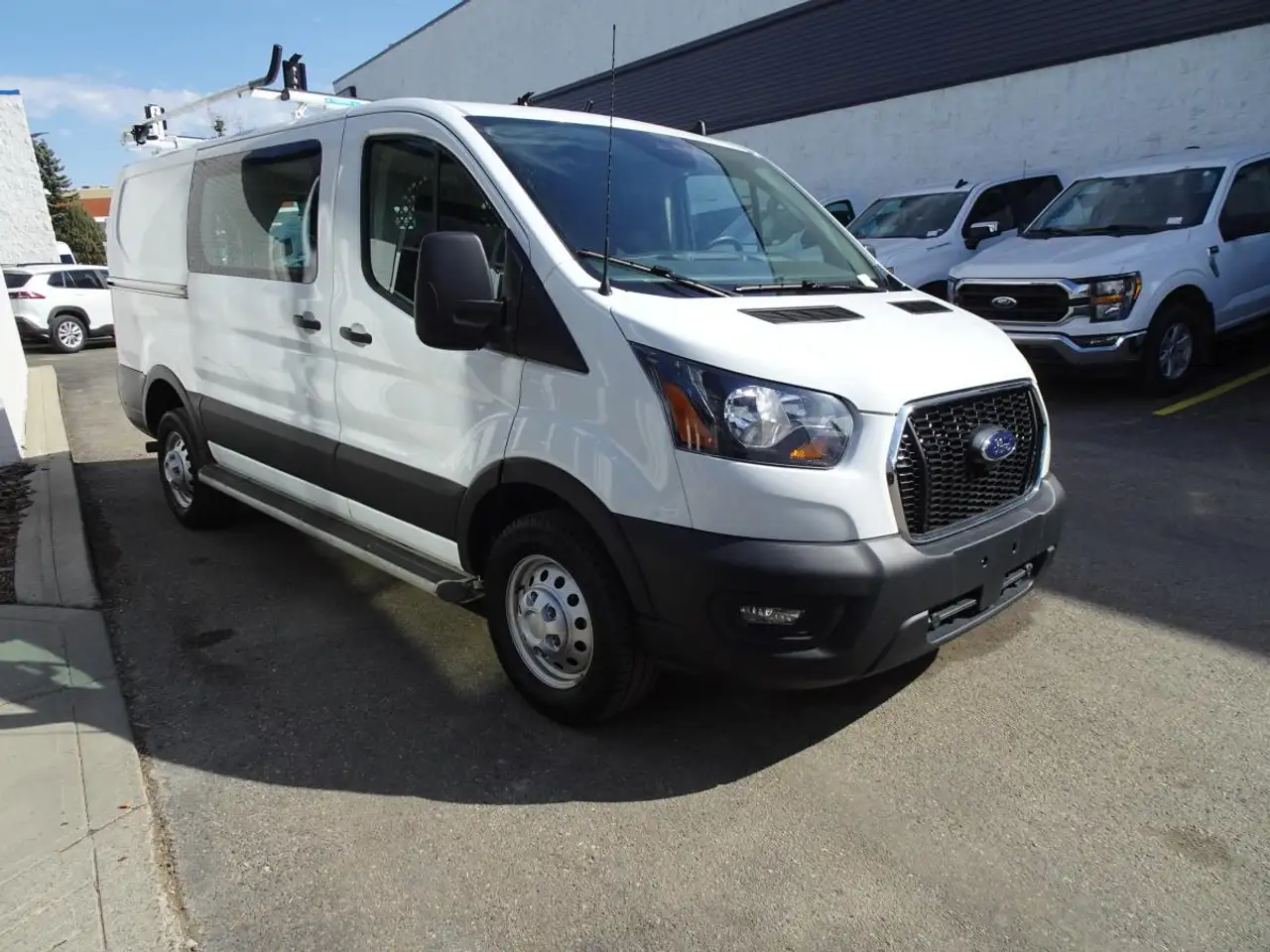 Ford Transit Cargo Van снимка Ford Transit Cargo Van