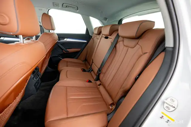 Audi Q5 view 7