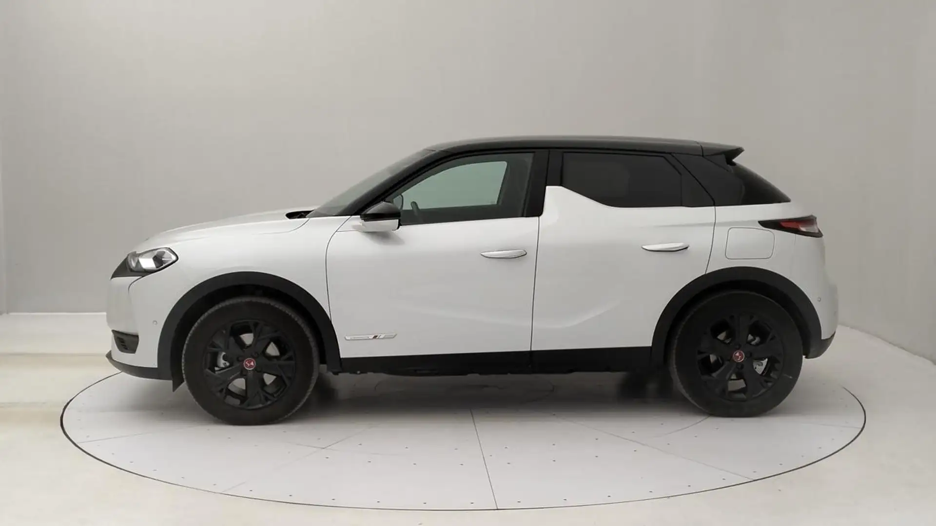 DS Automobiles DS 3 Crossback 50 kWh e-tense Performance Line Bianco - 2