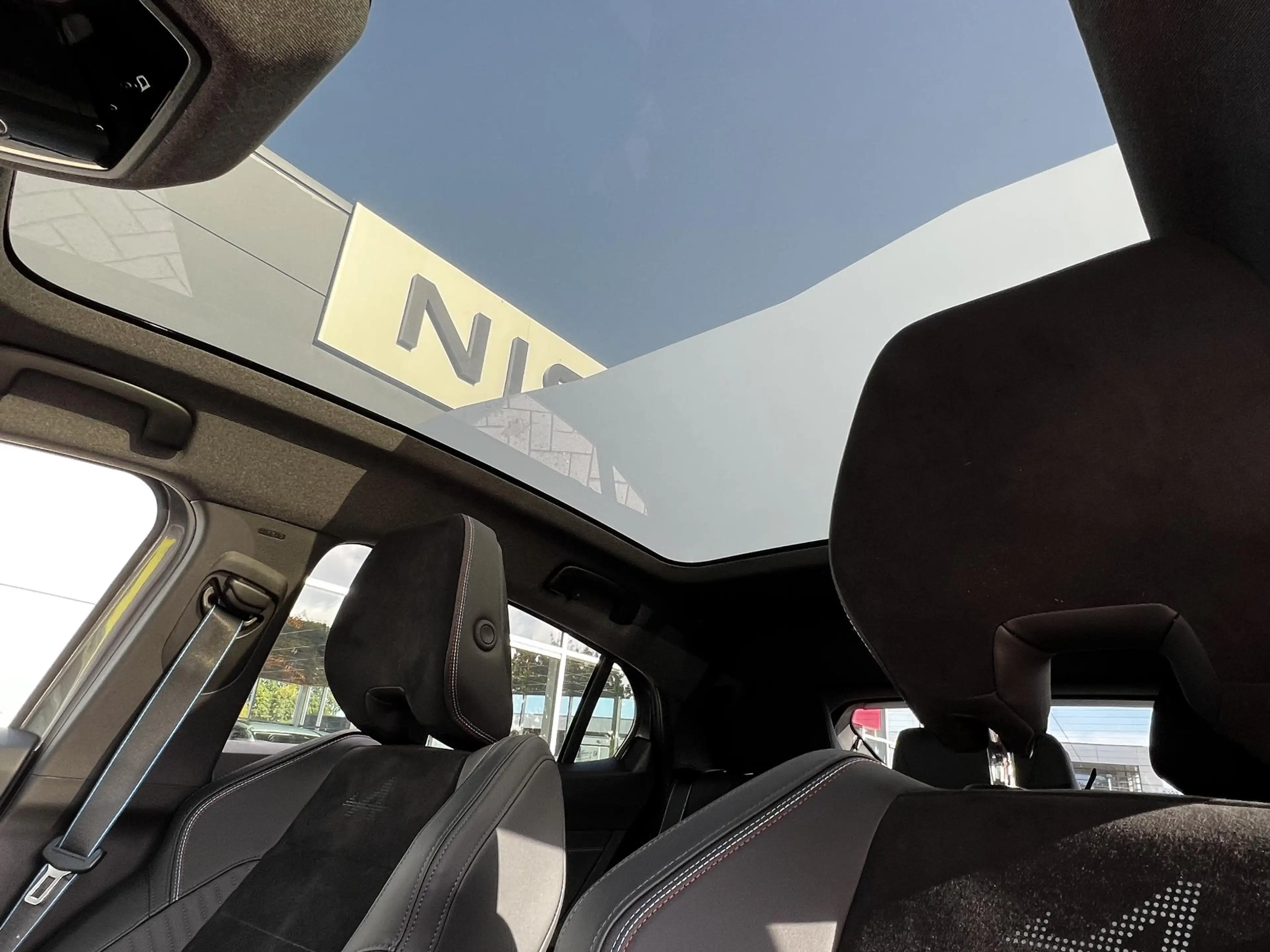 Renault Rafale 1.2 E-Tech 4x4 plug-in hybrid 300 esprit Alpine | — photo 15