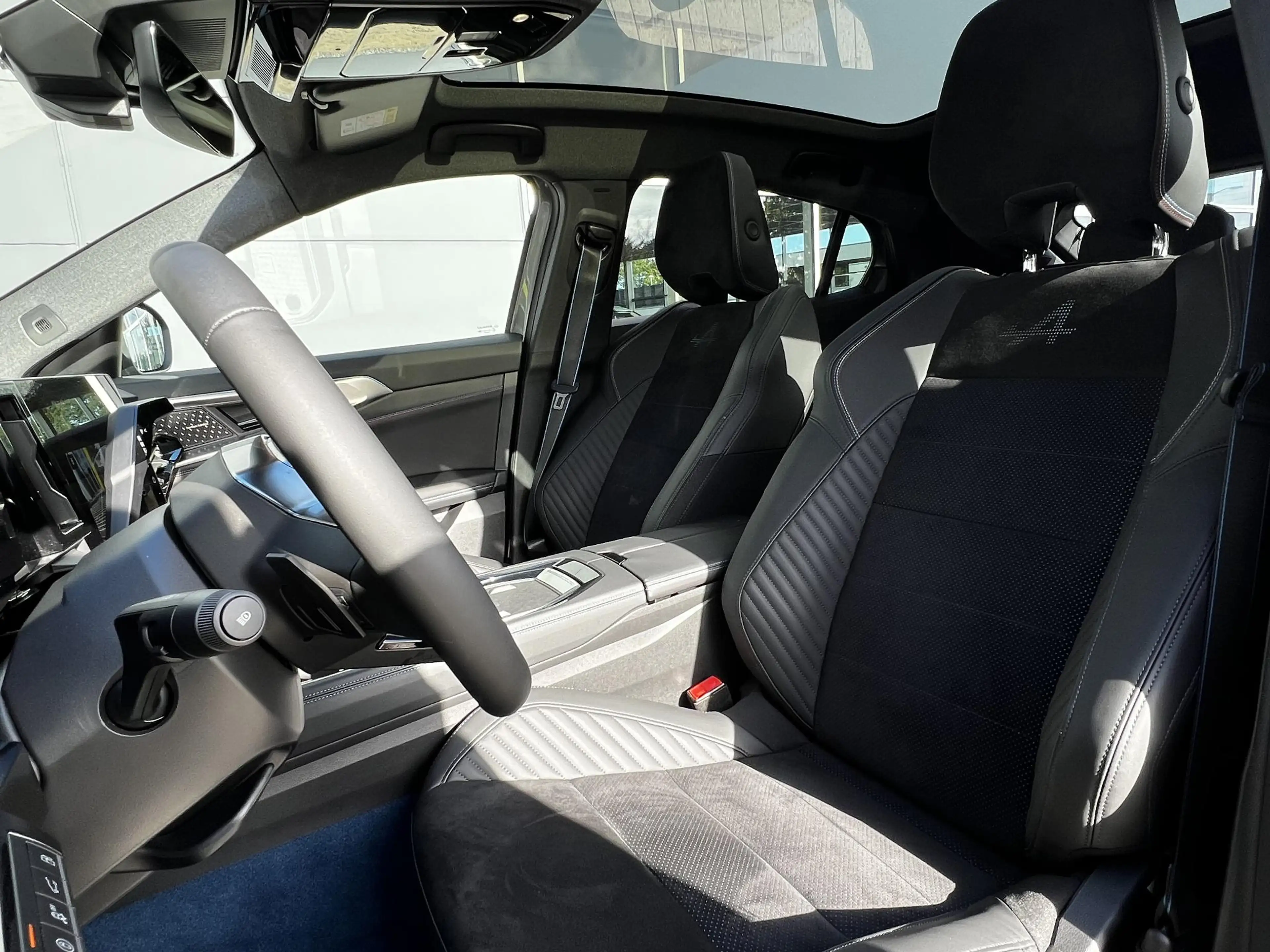 Renault Rafale 1.2 E-Tech 4x4 plug-in hybrid 300 esprit Alpine | — photo 7