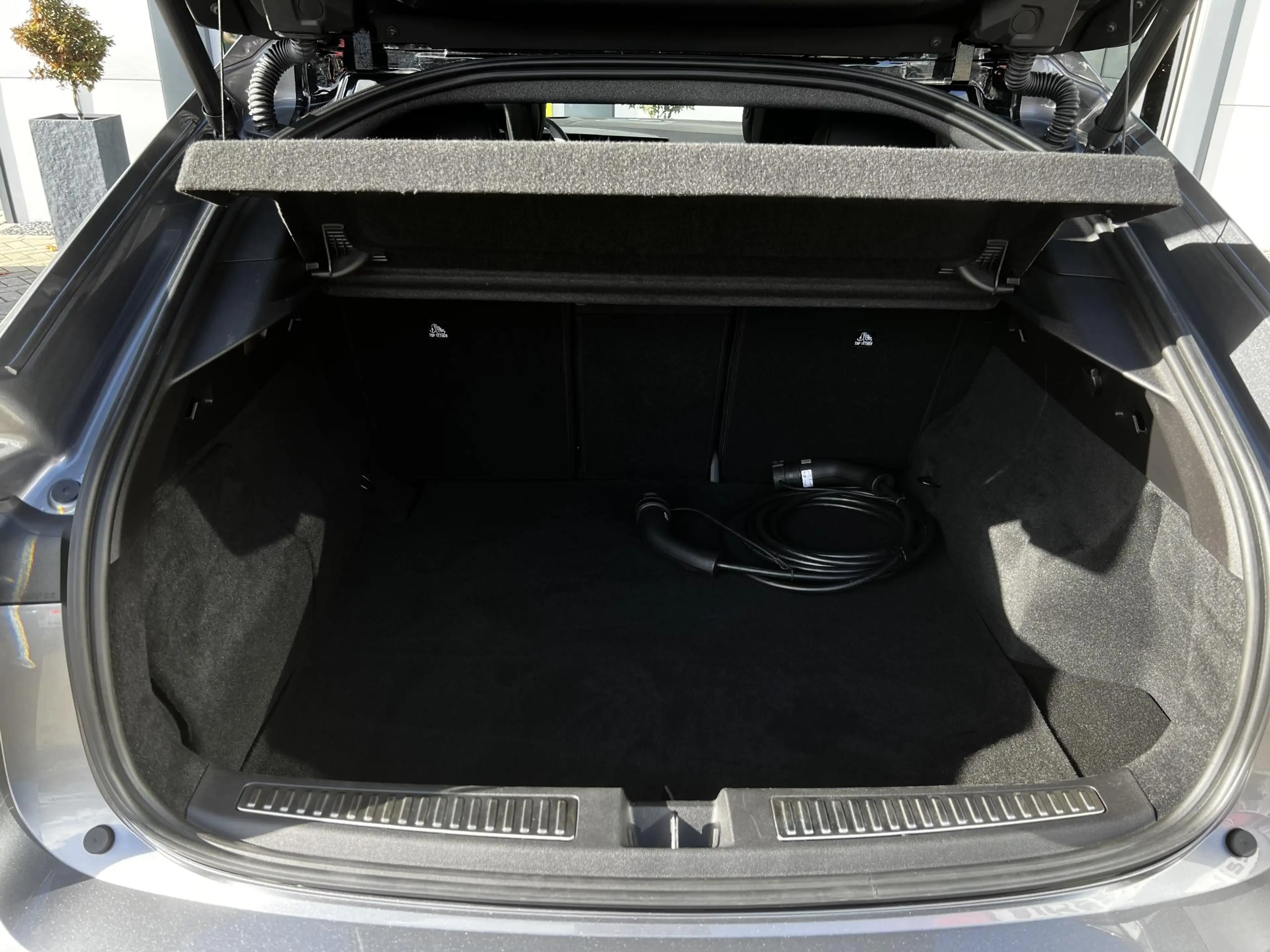 Renault Rafale 1.2 E-Tech 4x4 plug-in hybrid 300 esprit Alpine | — photo 9