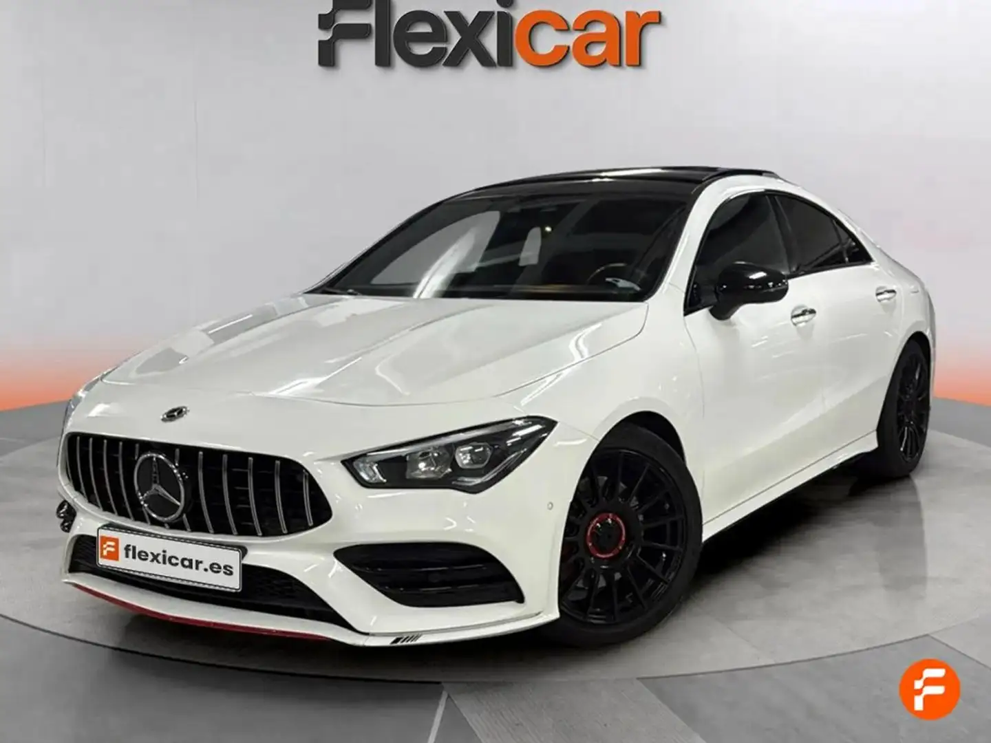 Mercedes-Benz CLA 200 Amarillo - 2