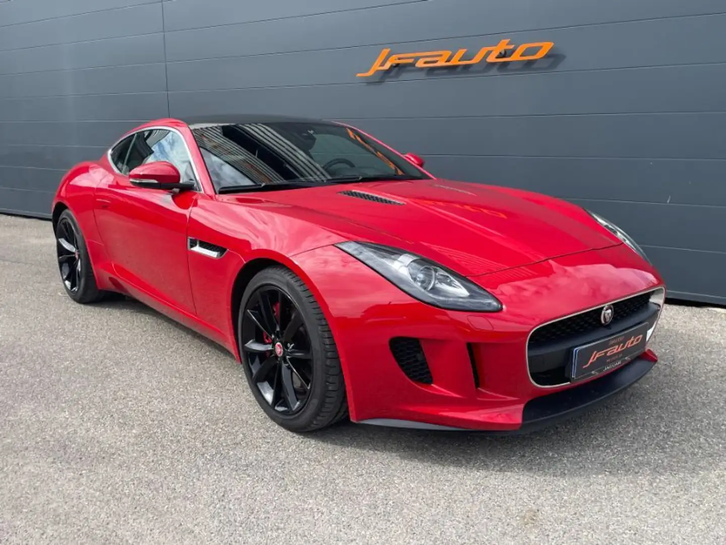 Jaguar F-Type F-Type Coupé V6 3.0 340 Suraliment A (01/2014 - /) 2p 340ch Rouge - 1
