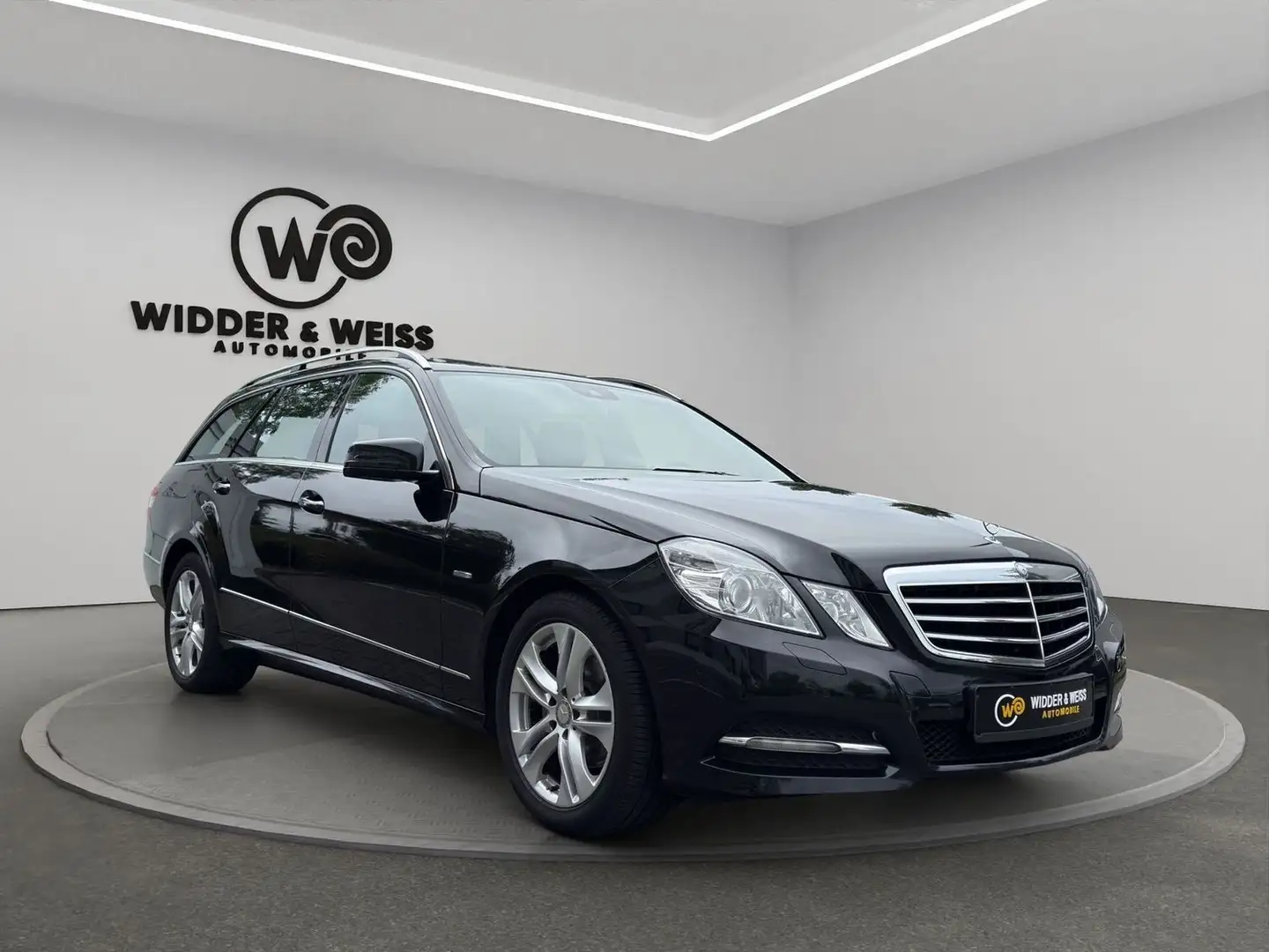 Mercedes-Benz E 220 CDI Avantgarde AUTOMATIK/NAV/XENO/AHK/S-HEFT Schwarz - 2