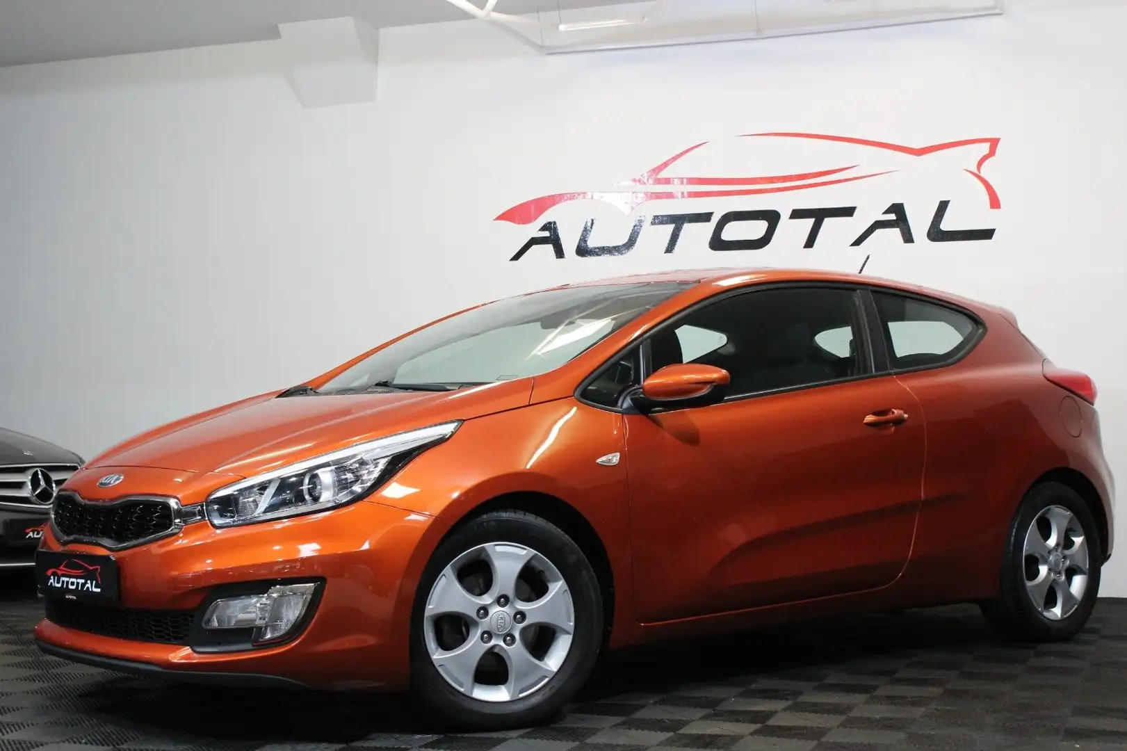 Kia ProCeed / pro_cee'd pro cee'd *1.6 GDI*Edition 7*PDC*Beh.Lenkrad* Orange - 2