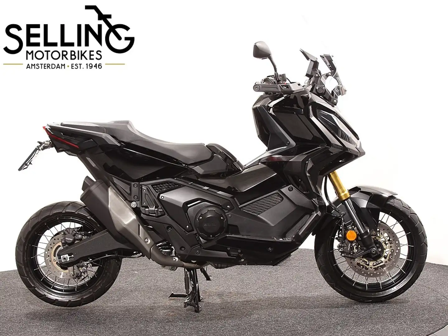 Honda X-ADV 750 Zwart - 1