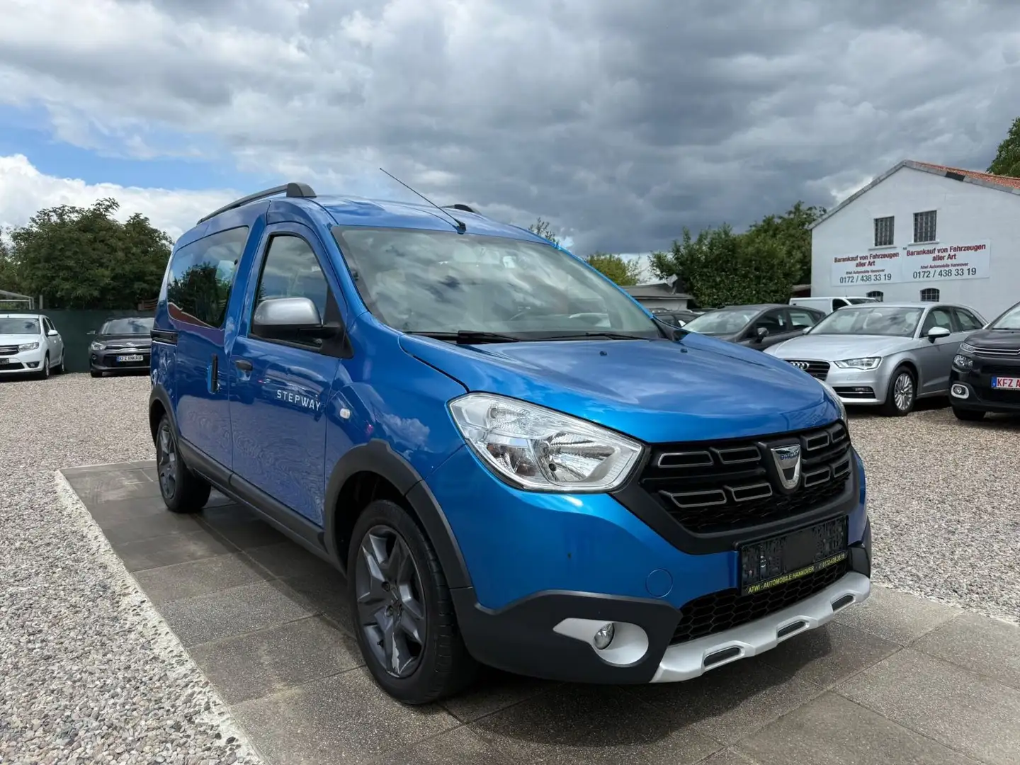 Dacia Dokker Stepway Celebration Sport Lenkrad Blau - 1