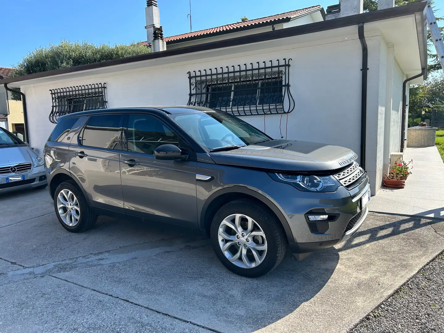 Land Rover Discovery Sport 2.0 td4 HSE awd 150cv auto PROBLEMI MOTORE Grau - 2