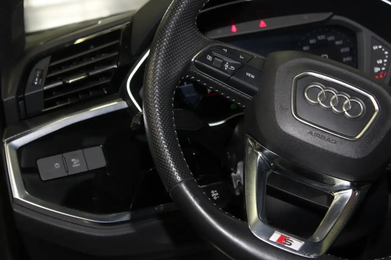 Audi Q3 снимка Audi Q3